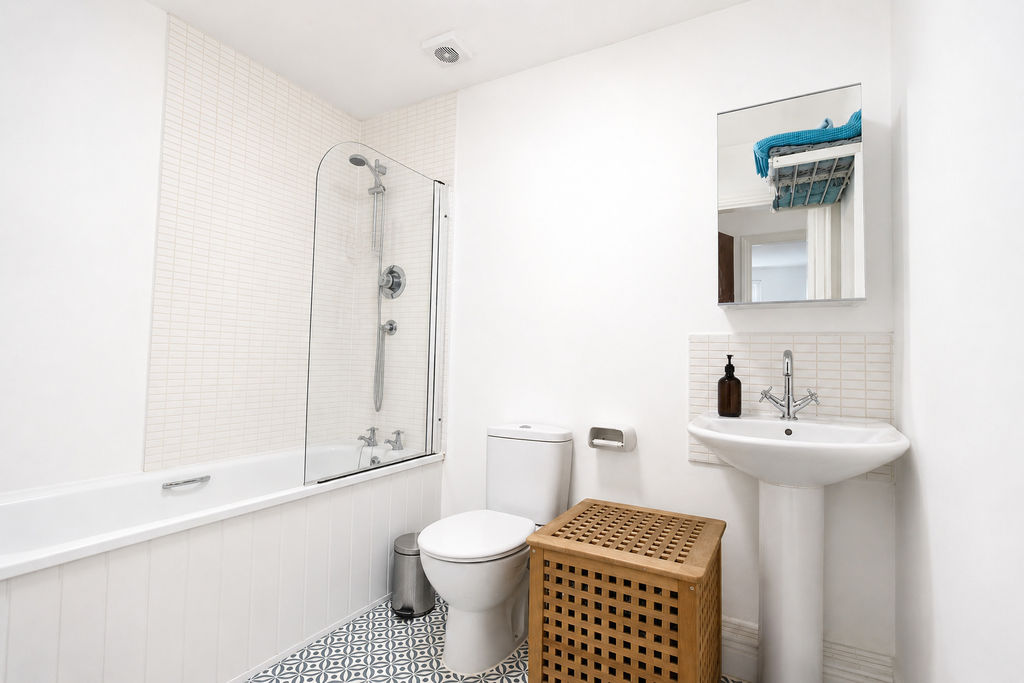drayton street , - photo 1 of 10